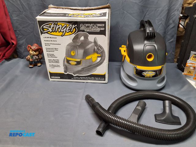 Lot 2-11416 - (2) STINGER 2.5 GAL WET/DRY VACUUMS, WORKS