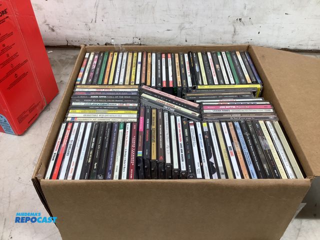 Lot 2-19538 - Approximately 60 various CDs including Joe diffuse third rock from the sun, Leann rimes, Susan Boyle...