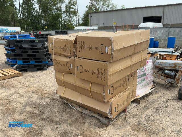 Lot 2-28551 - Skid lot of faux rock siding model#LR-4824 (6 full unopened containers &amp; 1 partial box)