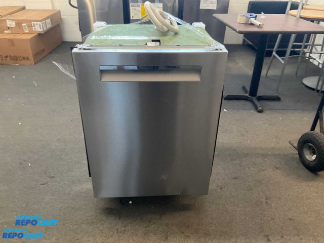 Lot 2-60894 - Scratch & Dent Bosch SHP65CC5UC Dishwasher