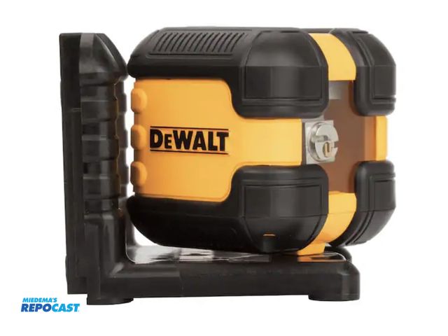Lot 2-11464 - DeWalt DW08802 36 ft. Red Self-Leveling Cross Line Laser Level with (2) AA Batteries &amp; Case