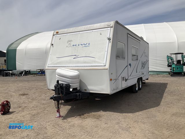 Lot 2-70297 - 2003 Jayco Kiwi 23B Camper Travel Trailer
