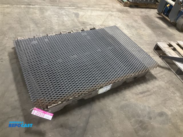 Repocast.com - Lot 2-22505 - (5) sheets of expanded steel 37” x 56 ...