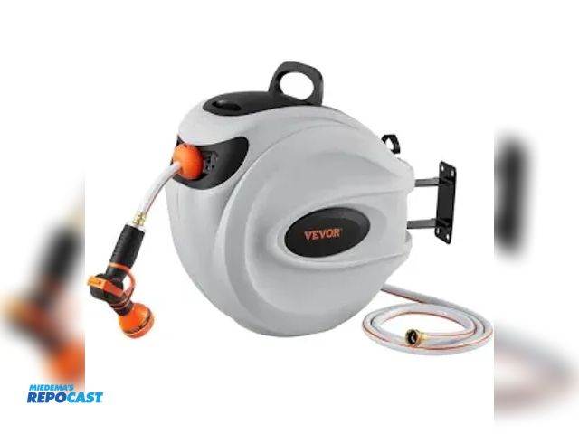 Lot 2-96079 - Vevor retractable hose reel.