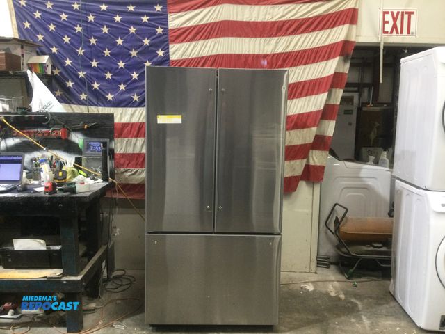 Lot 2-56730 - Criterion french door Refrigerator/Freezer fresh flow 
humidity control
ice maker in freezer