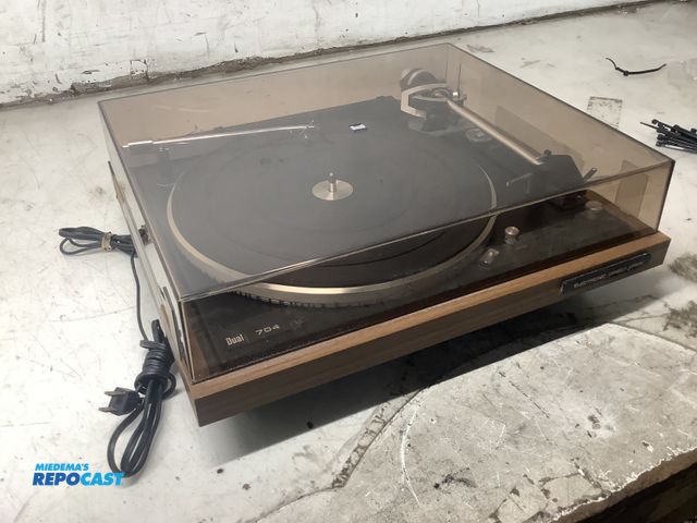 Lot 2-24395 - dual turntable model 1704