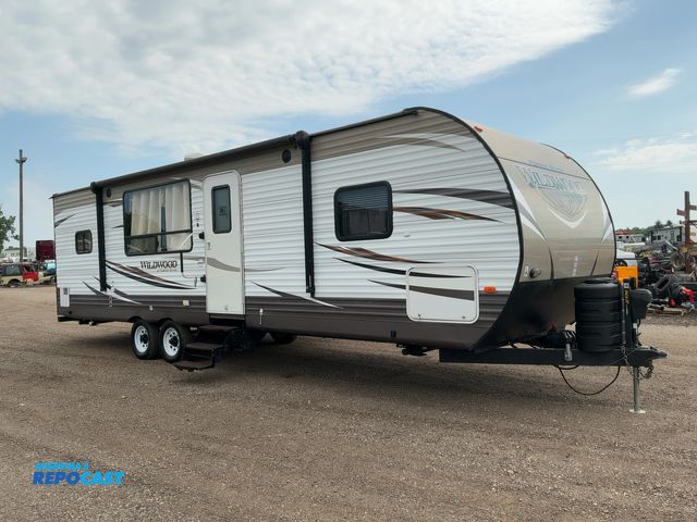 Lot 2-34347 - 2017 Wildwood by Forest River 27RKSS Camper Travel Trailer