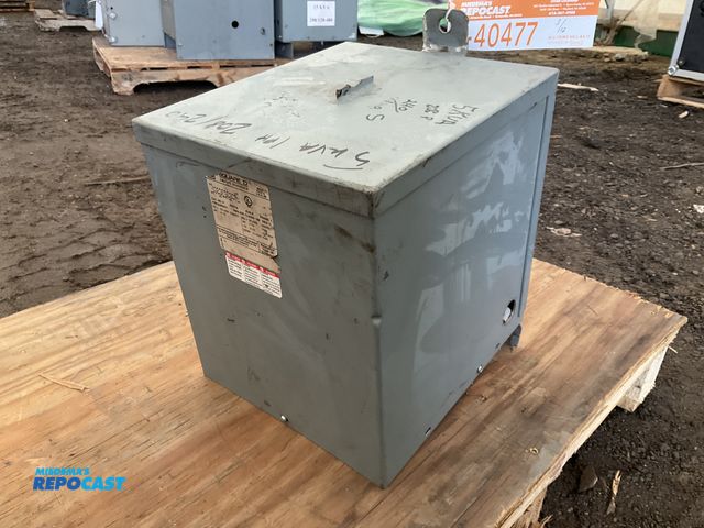 Lot 2-40477 - Square D 9822 5KVA Single Phase Transformer