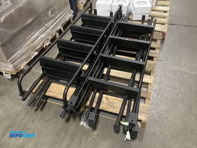Lot 2-67404 - Lot of (8) various 4-step RV ladders