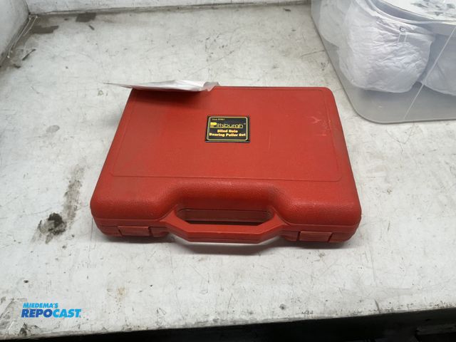 Lot 2-23075 - Pittsburg Blind Hole Bearing Puller Set Model 95987