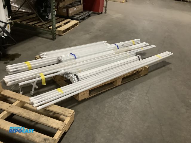 Lot 2-67014 - Skid lot of statco and Philips assorted led tubing lamp lights