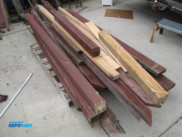 Lot 2-59098 - assorted lumber, used, 3- 4x4 82" long 4- 2x6 90" long, 10- 2x4 96" long, lots of smaller pieces not...