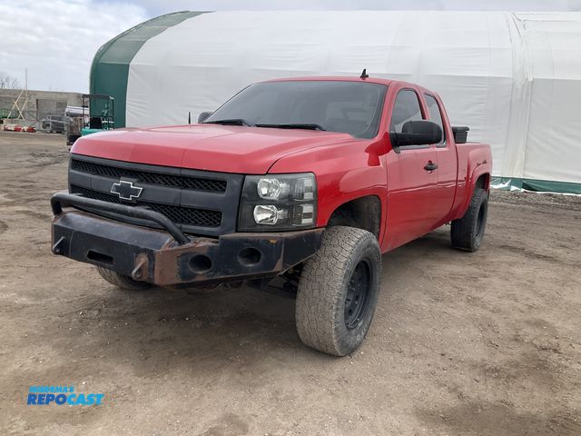 Lot 2-40415 - 2009 Chevrolet Silverado 1500 LT1 Ext. Cab Long Box 4WD Extended Cab Standard Box Pickup Truck 4x4