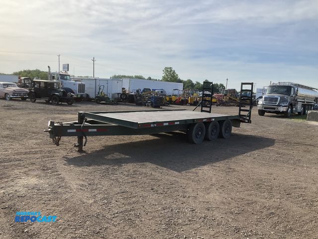 Lot 2-44717 - 1990 DOOLITTLE 20’ Tri-Axle Tag Trailer