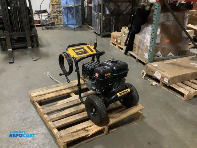 Lot 2-92689 - DeWalt Model DXPW61373 4000 PSI 3.5 GPM Pressure Washer