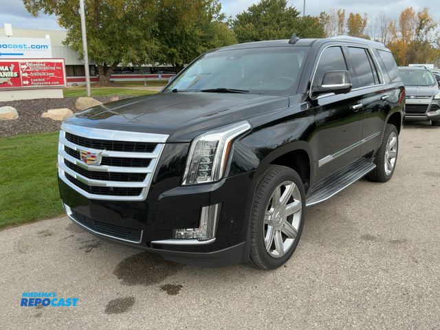 Lot 2-41699 - 2017 Cadillac Escalade Luxury SUV 4x4