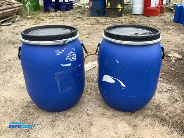 Lot 2-62992 - lot of (2) 25 gallon blue plastic barrels with 2 removable lids and locking rings. clean inside. con...
