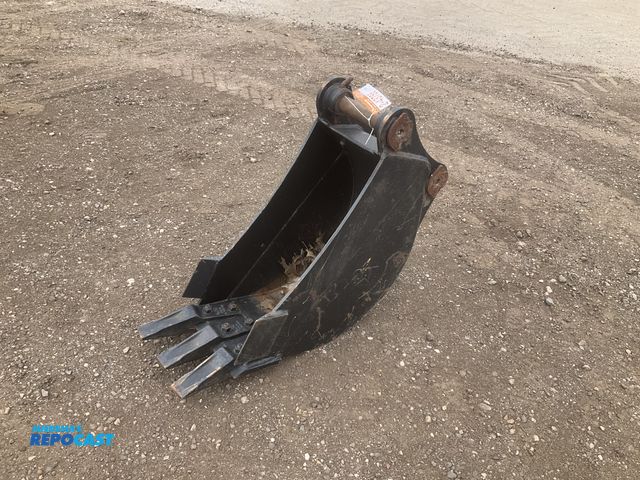 Lot 2-43788 - Caterpillar 12” mini excavator bucket with 1-1/2” pins, used