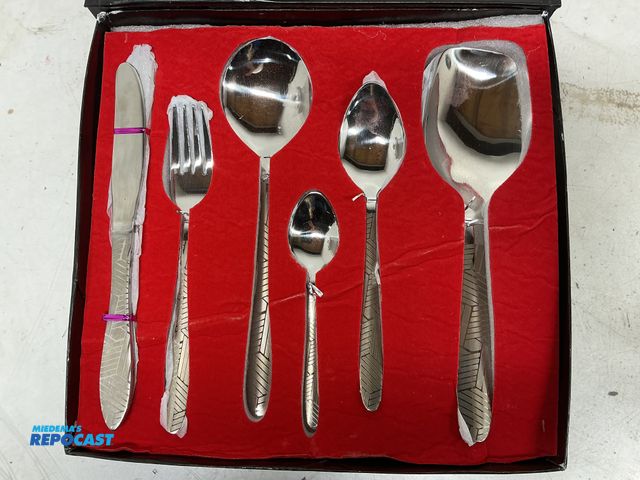 Lot 2-92173 - MHSCULTLERY - a project of SHEERAZ &amp; SONS - Stainess Steel Flatware set