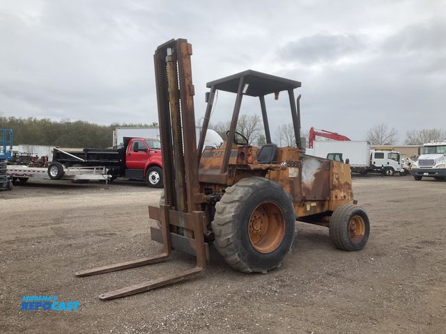 Lot 2-43668 - Case 586D 2WD Off-road Forklift
