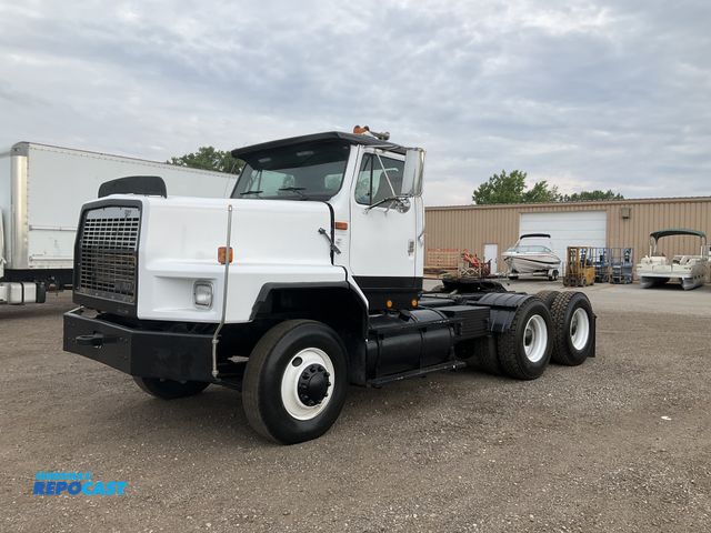 Lot 2-11174 - 2004 HME VT-100 Day Cab