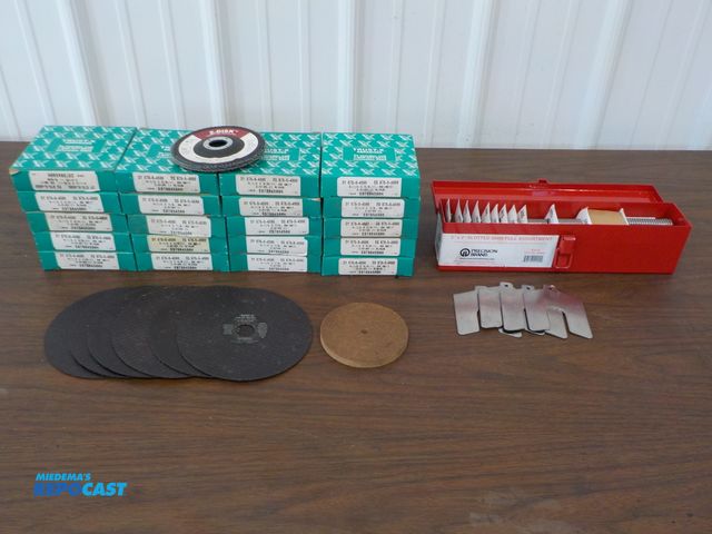 Lot 2-33547 - Precision brand 2" x 2" slotted shims. Full assortment. (20) 80 grit disc. (6) cut off wheels.