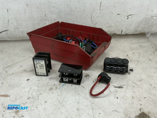 Lot 2-94750 - Lot of various miscellaneous electrical parts and components including multi tap connectors, maratho...
