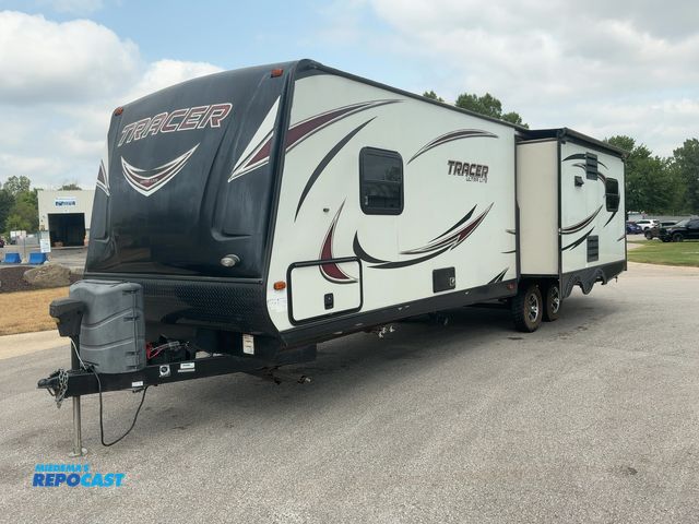 Lot 2-18142 - 2015 Tracer Ultra Lite 3140RSD Camper Travel Trailer Missing main awning