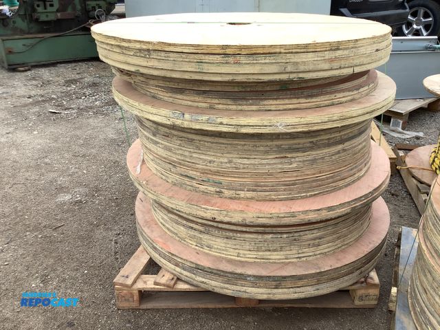 Lot 2-35904 - 48 &amp; 42" Plywood Rounds