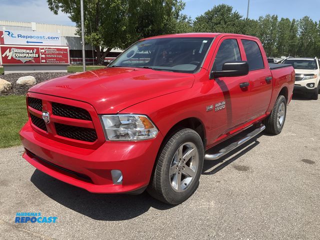 Lot 2-40771 - 2015 Ram 1500 Tradesmen Crew Cab Short Box Pickup Truck 4x4