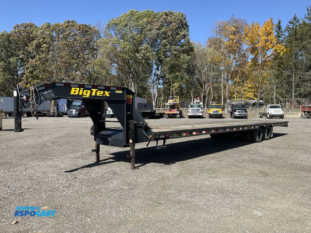 Lot 2-31751 - 2020 Big Tex 22GN-40BK8SIR Gooseneck Equipment Trailer