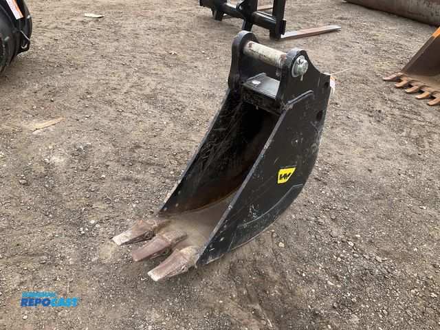 Lot 2-42346 - 12” bucket for a John Deere 310SK/410K backhoe, 3 teeth, used