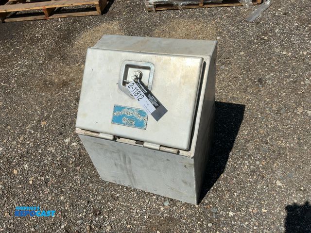 Lot 2-11812 - Merritt Aluminum Saddle Box, no brackets, approx. 18”x14”x23”