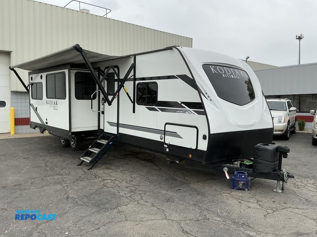 Lot 2-40763 - 2020 Dutchmen Kodiak Ultimate 3321BHSL Camper Travel Trailer