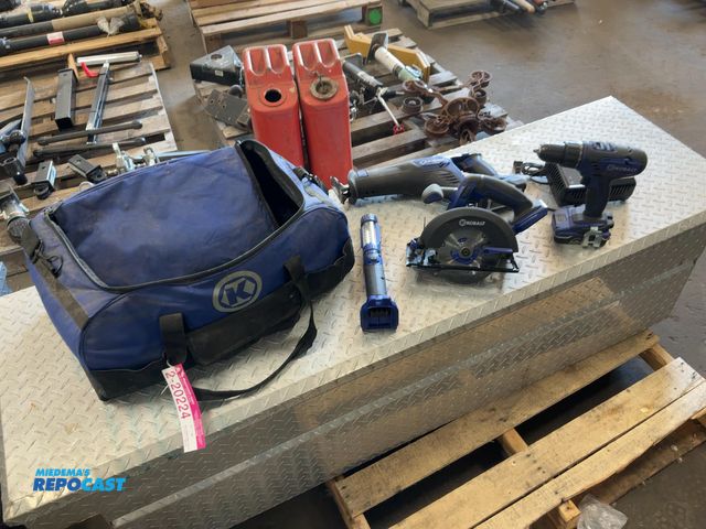 Lot 2-20224 - Kobalt 18 Volt Lithium Ion Tools, includes Drill, LED Worklight, Circular Saw, Reciprocating Saw, (2...
