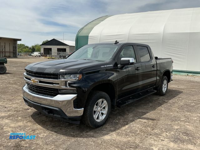 Lot 2-90319 - 2021 Chevrolet Silverado 1500 LT Crew Cab 4WD Crew Cab Standard Box Pickup Truck 4x4