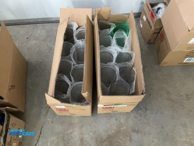 Lot 2-60770 - 17 Glass  Clear flower pots