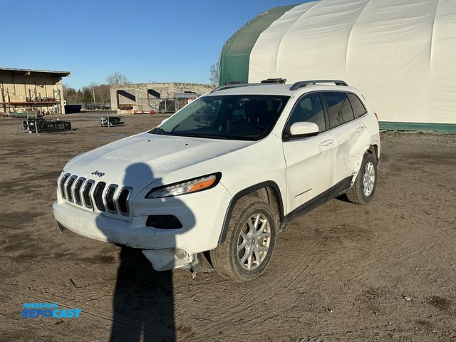 Lot 2-40449 - 2015 Jeep Cherokee Latitude 4WD SUV 4x4