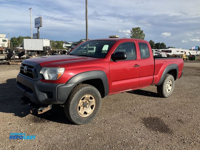 Lot 2-40804 - 2015 Toyota Tacoma Extended Cab Short Box Pickup Truck 4x4