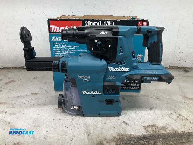 Lot 2-17504 - Makita XRH10ZW Cordless Demolition-Hammer Drill Kit