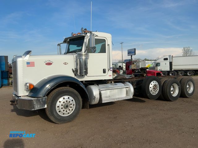 Lot 2-43450 - 2011 Peterbilt 367 Heavy Spec Day Cab Tri-Axle Cab and Chassis