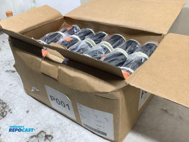 Lot 2-36762 - Box of approximately 70 spools of black thread for crafts
