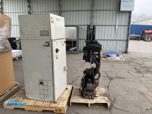 Lot 2-60814 - Motoman Robot and Controller, includes cables missing the pendant, ERCR-Ea1400N-AB00, 480vac, 3 phas...