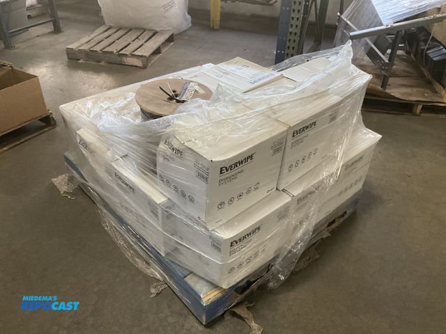 Lot 2-77151 - Spool Steren 1000ft RG6 coaxial cable, black and (18) Boxes of Everwipe Wall Mount Dispensers for Ju...