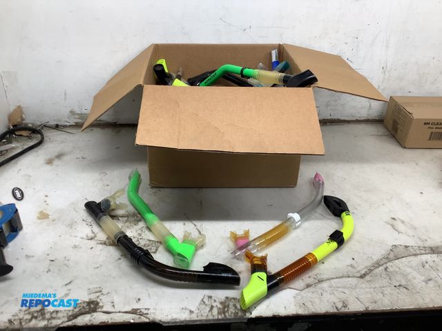 Lot 2-75572 - Lot of miscellaneous snorkels, brands include Side draft, Cressi, Sea Dive, and more