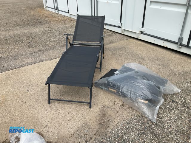 Lot 2-91378 - Lot of (2) patio folding chaise lounge chairs
