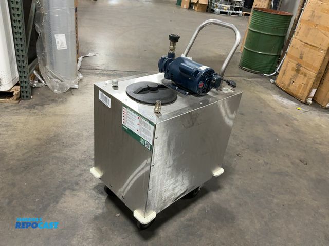 Lot 2-27817 - Frontline mobile oil containment tank