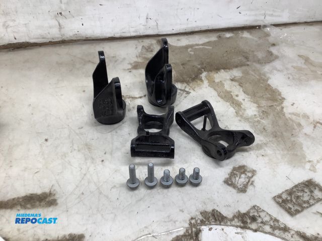 Lot 2-25301 - Mopar 5th wheel prep kit for Ram 2500, one piece has part broken off