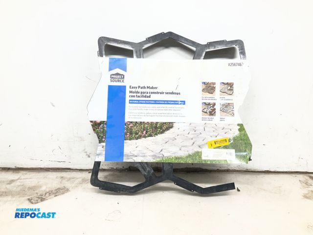 Lot 2-73463 - Project source easy path maker 59x59x4.22 cm (cracked as shown in pictures)