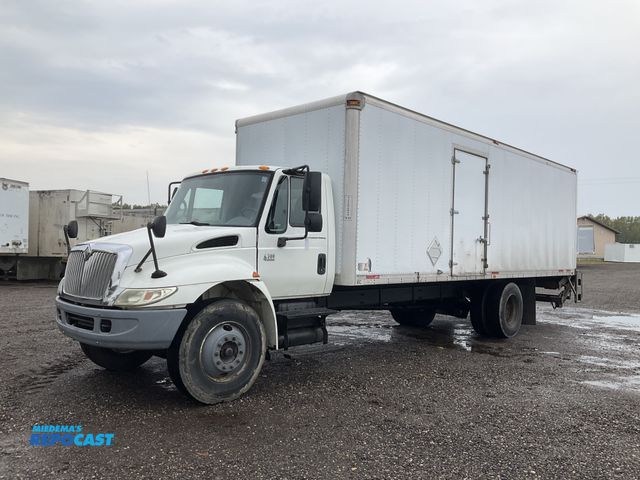 Lot 2-41550 - 2005 International 4300 26’ Box Truck